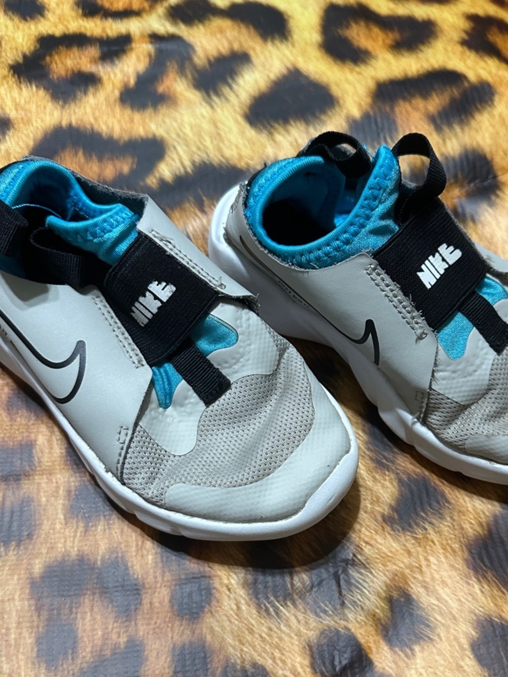 Nike Flex Runner 2 Light Iron Ore/Black/Blue Lightning/White